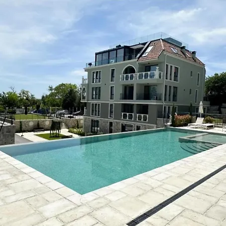 Luxury In Mediterranea Complex, Sea View And Infinity Pool アパート
